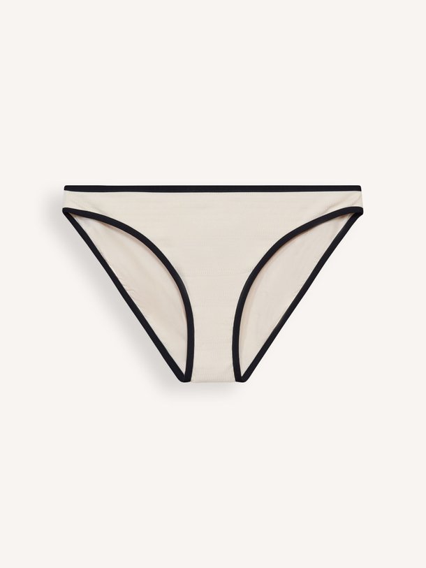 Ontdek de Beach Bound Hipster Pant van Seafolly in de kleur ecru bij Orangebag. Op werkdagen voor 21:45 besteld, morgen in huis.