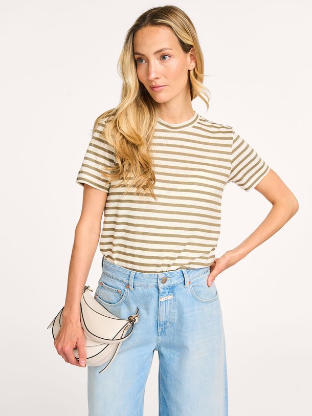 Ontdek de Linnen gestreept T-shirt van Closed in de kleur kaki bij Orangebag. Op werkdagen voor 21:45 besteld, morgen in huis.