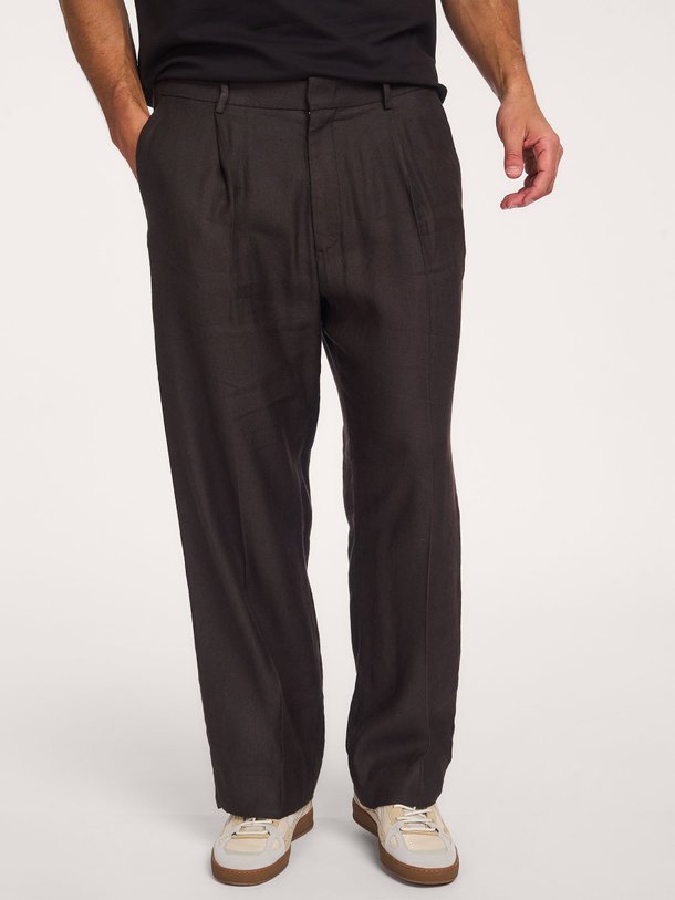 Ontdek de Kay viscose/linnenmix broek van NN.07 in de kleur Donkerbruin bij Orangebag. Op werkdagen voor 21:45 besteld, morgen in huis.