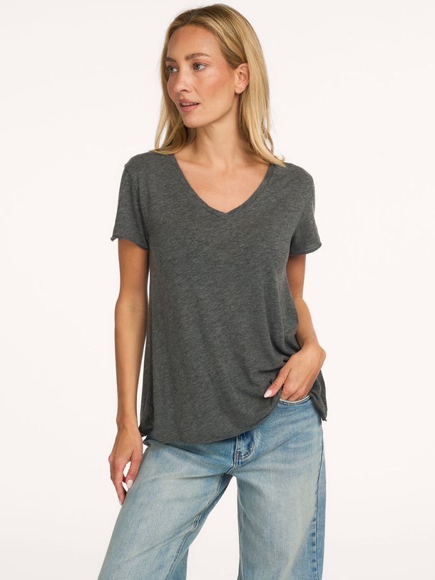 American Vintage Jacksonville - Katoenmix Slub T-Shirt Met V-Hals - Grijs Ontdek de Jacksonville katoenmix slub T-shirt met V-hals van American Vintage in de kleur grijs bij Orangebag. Op werkdagen voor 21:45 besteld, morgen in huis.