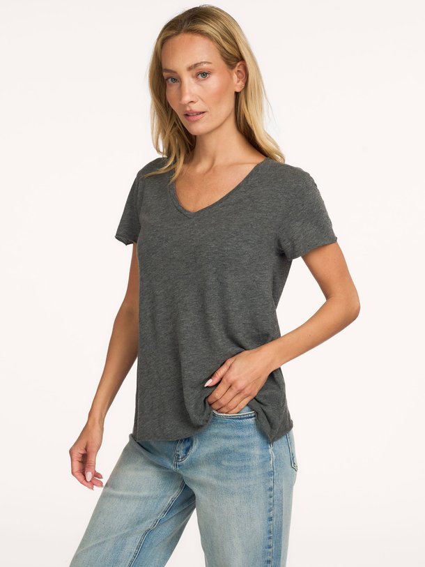 American Vintage Jacksonville - Katoenmix Slub T-Shirt Met V-Hals - Grijs Ontdek de Jacksonville katoenmix slub T-shirt met V-hals van American Vintage in de kleur grijs bij Orangebag. Op werkdagen voor 21:45 besteld, morgen in huis.