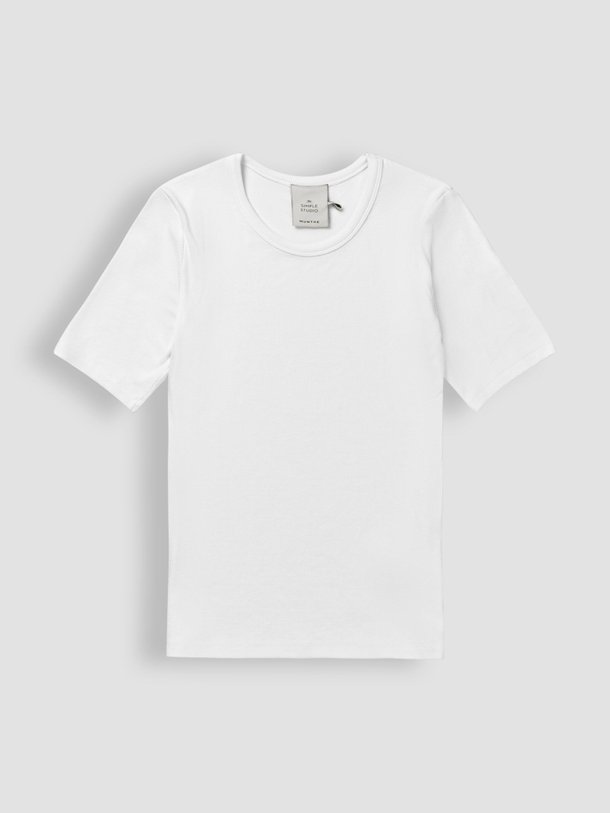 Ontdek de Mutula eco vero viscose rib T-shirt van Munthe in de kleur wit bij Orangebag. Op werkdagen voor 21:45 besteld, morgen in huis.