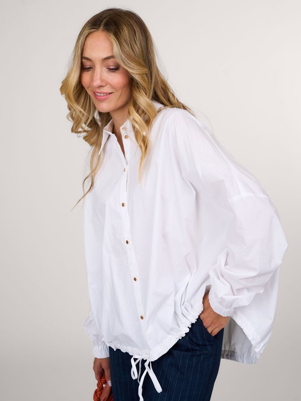 Ontdek de Katoenen oversized poplin blouse van Summum in de kleur wit bij Orangebag. Op werkdagen voor 21:45 besteld, morgen in huis.