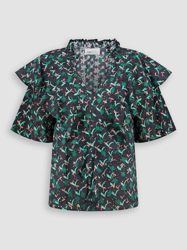 Ontdek de Dreamy katoenen broderie top met print van POM Amsterdam in de kleur zwart bij Orangebag. Op werkdagen voor 21:45 besteld, morgen in huis.