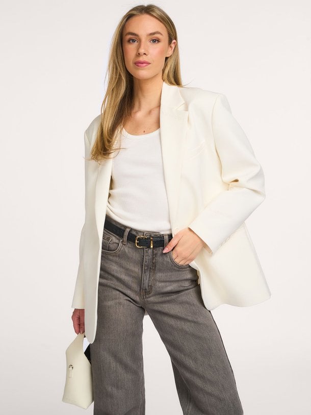 Ontdek de ladies woven flowy oversized blazer van Alix The Label bij Orangebag. Op werkdagen voor 21:45 besteld, morgen in huis.