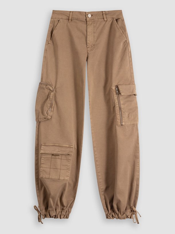 Ontdek de Chinea katoenmix cargo broek van Gestuz in de kleur kaki bij Orangebag. Op werkdagen voor 21:45 besteld, morgen in huis.