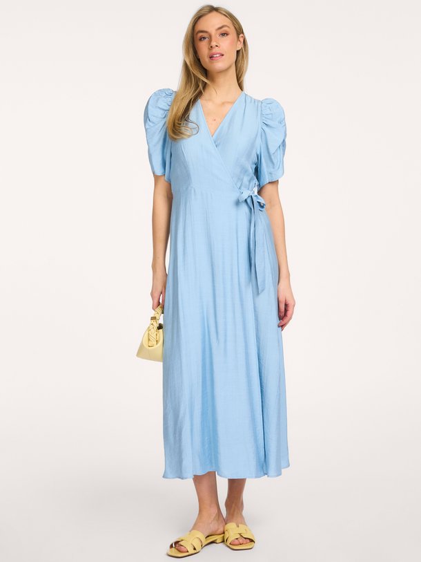 Ontdek de Hera viscosemix maxi jurk van Co'Couture in de kleur Blauw bij Orangebag. Op werkdagen voor 21:45 besteld, morgen in huis.