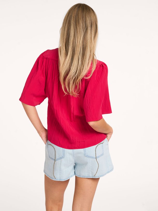 Ontdek de Devi viscosemix top van Dante 6 in de kleur Rood bij Orangebag. Op werkdagen voor 21:45 besteld, morgen in huis.