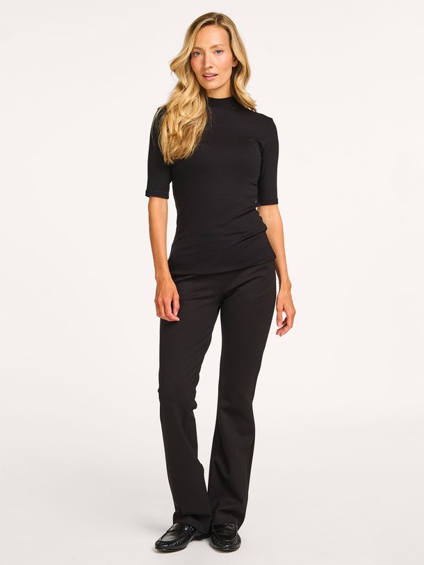 Ontdek de Tanny rayonmix flared broek van Modstrom in de kleur zwart bij Orangebag. Op werkdagen voor 21:45 besteld, morgen in huis.