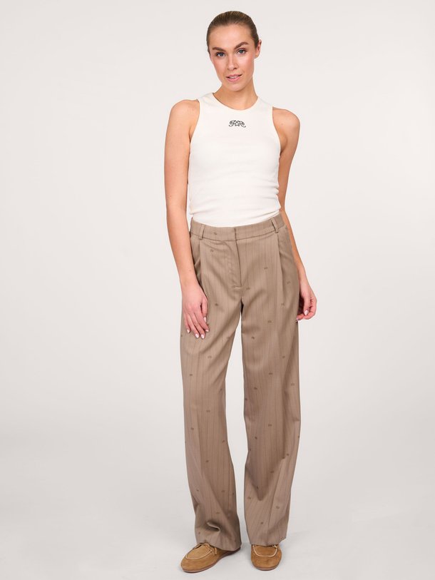 Ontdek de Oscar wolmix pantalon met krijtstreep van Roseanna in de kleur zand bij Orangebag. Op werkdagen voor 21:45 besteld, morgen in huis.