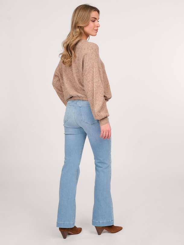 Ontdek de High waist flared fit stretch jeans van Summum in de kleur lichtblauw bij Orangebag. Op werkdagen voor 21:45 besteld, morgen in huis.