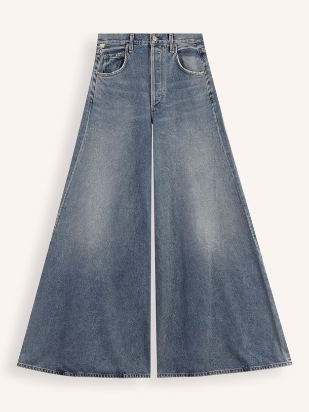 Ontdek de Amari high waist wide leg jeans van Citizens of Humanity in de kleur blauw bij Orangebag. Op werkdagen voor 21:45 besteld, morgen in huis.