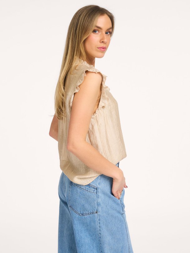Ontdek de Tassy viscosemix blouse van Co'Couture in de kleur Zand bij Orangebag. Op werkdagen voor 21:45 besteld, morgen in huis.