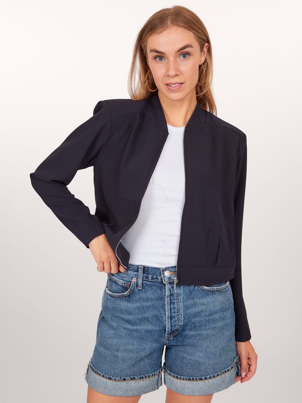 Ontdek de Arc geweven jasje van Dante 6 in de kleur donkerblauw bij Orangebag. Op werkdagen voor 21:45 besteld, morgen in huis.