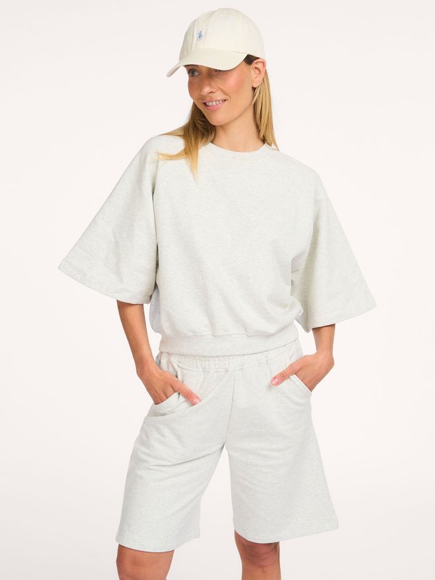 Ontdek de Clemence, katoenmix sweater van Ruby Tuesday bij Orangebag. Op werkdagen voor 21:45 besteld, morgen in huis.