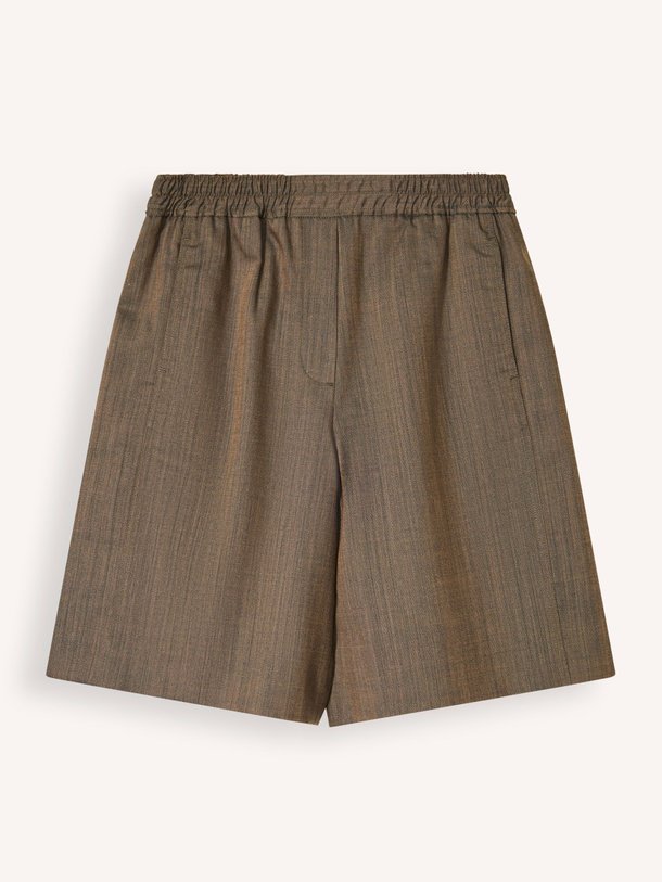 Ontdek de Wollen short van Ganni bij Orangebag. Op werkdagen voor 21:45 besteld, morgen in huis.