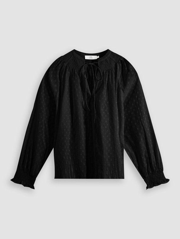 Ontdek de Inoa katoenen top met dessin van Ruby Tuesday in de kleur zwart bij Orangebag. Op werkdagen voor 21:45 besteld, morgen in huis.
