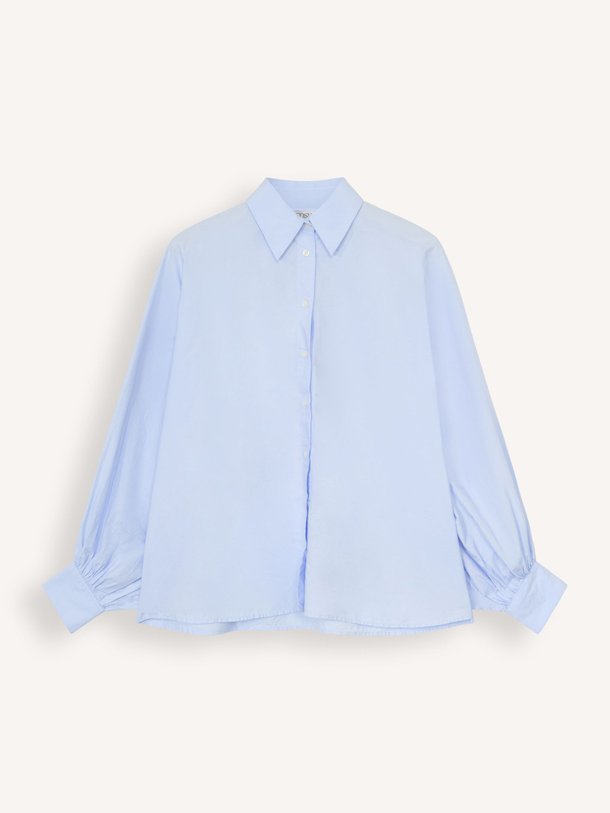 Ontdek de Antonia katoenen blouse van So Sue in de kleur Lichtblauw bij Orangebag. Op werkdagen voor 21:45 besteld, morgen in huis.