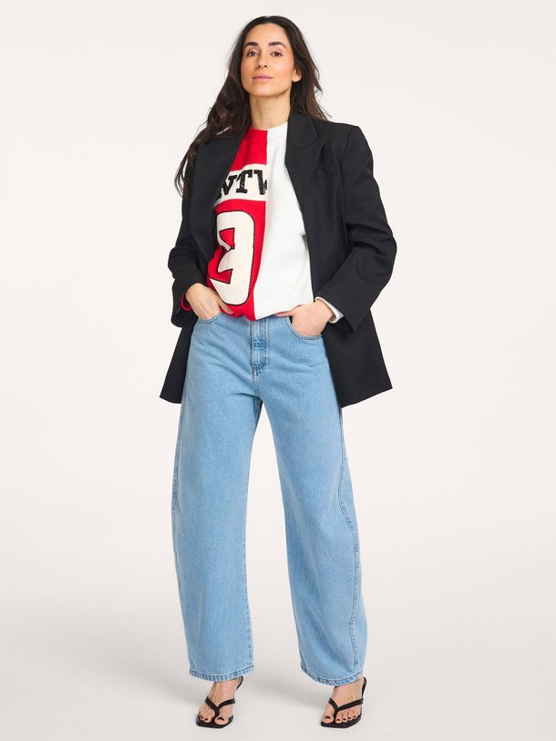 Ontdek de Jame katoenen sweater van Essentiel Antwerp in de kleur Rood bij Orangebag. Op werkdagen voor 21:45 besteld, morgen in huis.