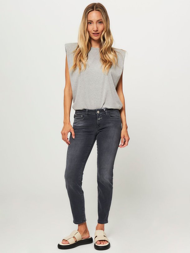 Ontdek de Baker mid waist slim fit stretch jeans van Closed in de kleur donkergrijs bij Orangebag. Op werkdagen voor 21:45 besteld, morgen in huis.