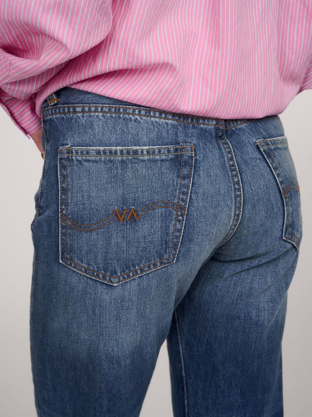 Ontdek de Lindsay mid waist slim fit non stretch jeans van Denimist in de kleur blauw bij Orangebag. Op werkdagen voor 21:45 besteld, morgen in huis.