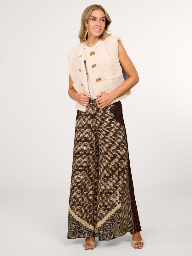 Ontdek de Astra viscose wide leg broek met print van Mes Demoiselles in de kleur bruin bij Orangebag. Op werkdagen voor 21:45 besteld, morgen in huis.