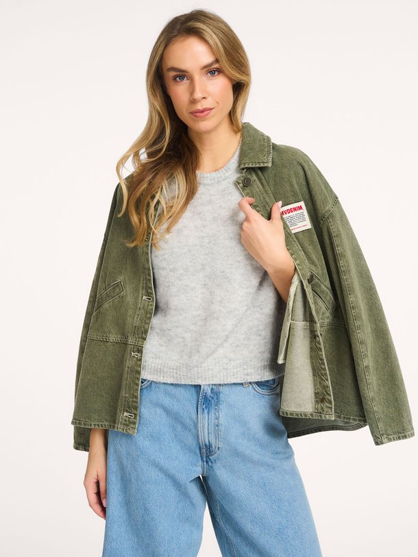 Ontdek de Vitow alpacamix gemêleerde spencer van American Vintage in de kleur Grijs bij Orangebag. Op werkdagen voor 21:45 besteld, morgen in huis.