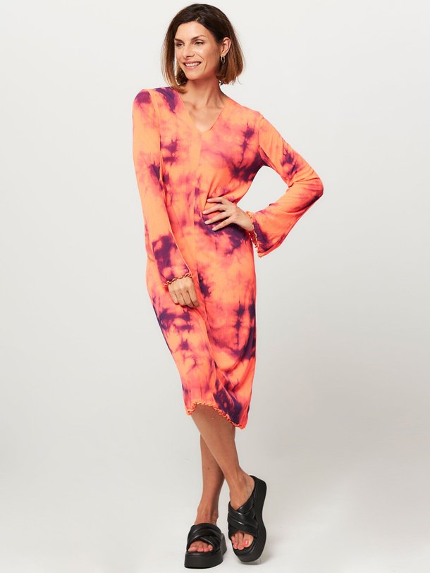 Ontdek de Cher Hathen fijn gebreide jurk met print van Mads Norgaard in de kleur oranje bij Orangebag. Op werkdagen voor 21:45 besteld, morgen in huis.