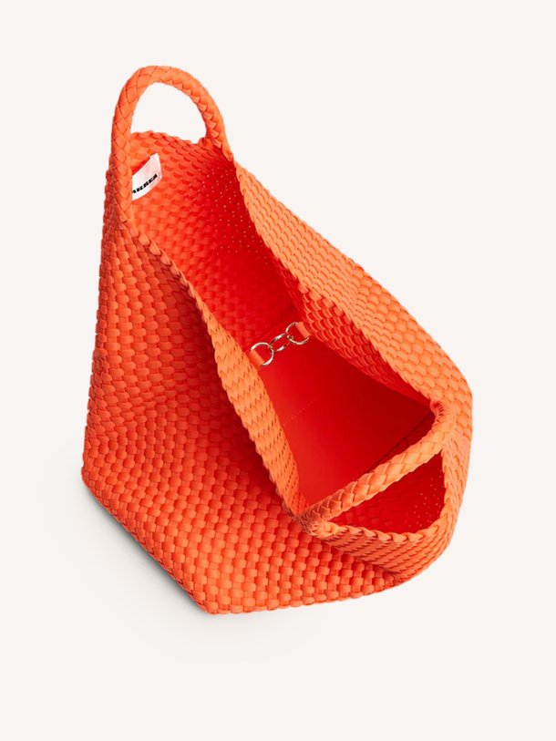 Ontdek de Gevlochten handtas large van Marrea in de kleur Oranje bij Orangebag. Op werkdagen voor 21:45 besteld, morgen in huis.