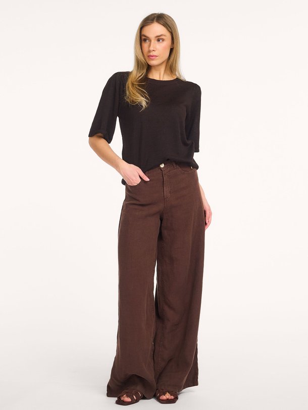 Ontdek de Brune linnen top van Des Petits Hauts in de kleur Donkerbruin bij Orangebag. Op werkdagen voor 21:45 besteld, morgen in huis.