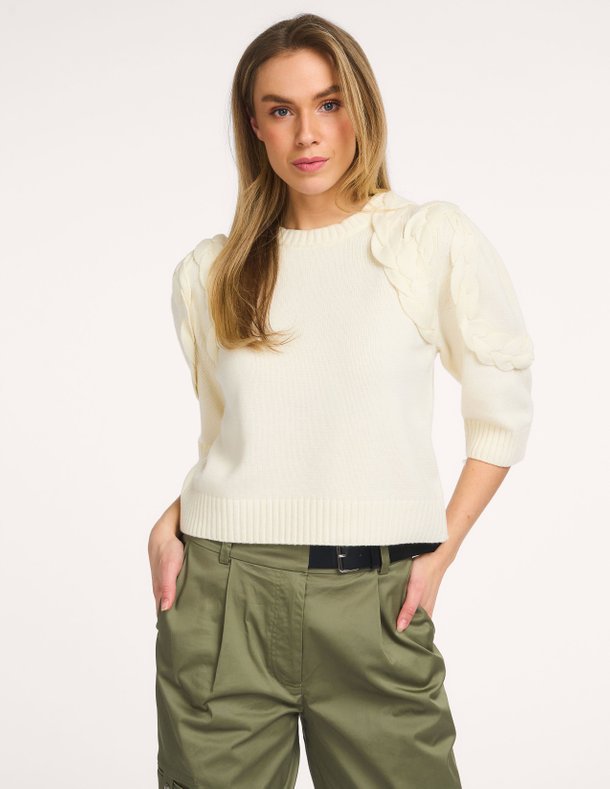 Ontdek de Evanthe wolmix trui van Karen By Simonsen in de kleur Ecru bij Orangebag. Op werkdagen voor 21:45 besteld, morgen in huis.