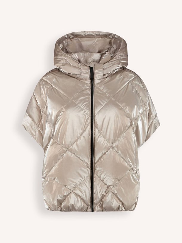 Ontdek de Stevie geweven gewatteeerde bodywarmer van Deblon in de kleur Zand bij Orangebag. Op werkdagen voor 21:45 besteld, morgen in huis.