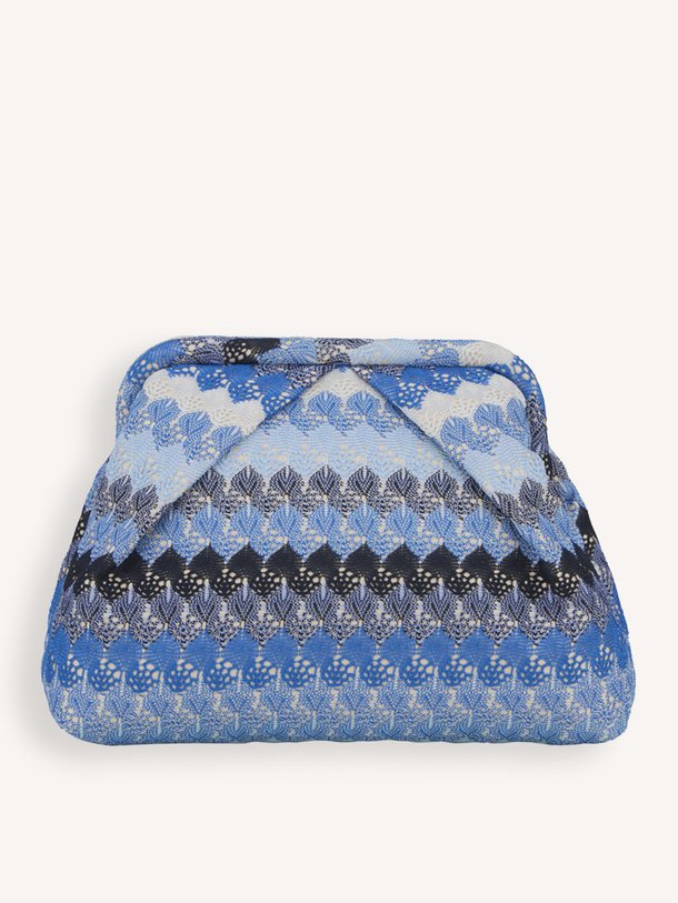 Ontdek de Bonita geweven clutch van Becksondergaard in de kleur Blauw bij Orangebag. Op werkdagen voor 21:45 besteld, morgen in huis.
