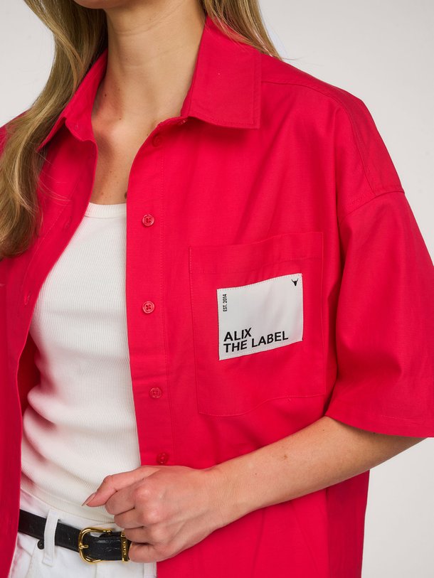 Ontdek de ladies woven short sleeve blouse van Alix The Label bij Orangebag. Op werkdagen voor 21:45 besteld, morgen in huis.