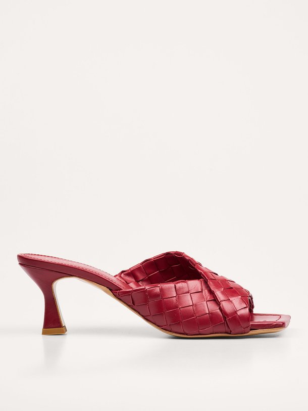 Ontdek de Moyra lederen muiltjes van Dante 6 in de kleur Donkerrood bij Orangebag. Op werkdagen voor 21:45 besteld, morgen in huis.