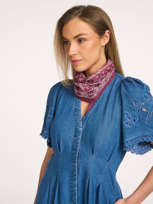 Ontdek de Kinessa katoenen sjaal van Neo Noir in de kleur Oud roze bij Orangebag. Op werkdagen voor 21:45 besteld, morgen in huis.