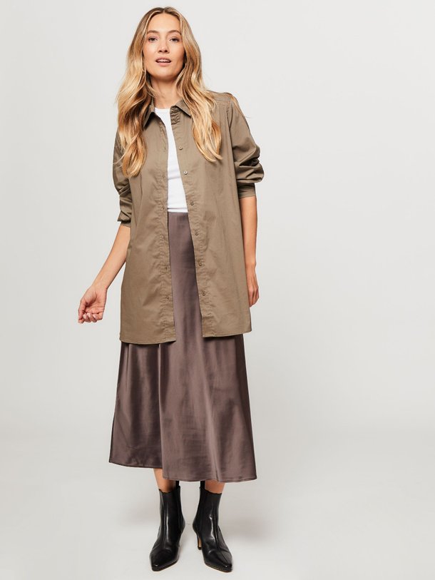 Ontdek de Babe viscosemix A-lijn glanzende rok van Munthe in de kleur donkergrijs bij Orangebag. Op werkdagen voor 21:45 besteld, morgen in huis.