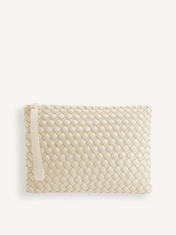 Ontdek de Gevlochten clutch van Marrea in de kleur off-white bij Orangebag. Op werkdagen voor 21:45 besteld, morgen in huis.