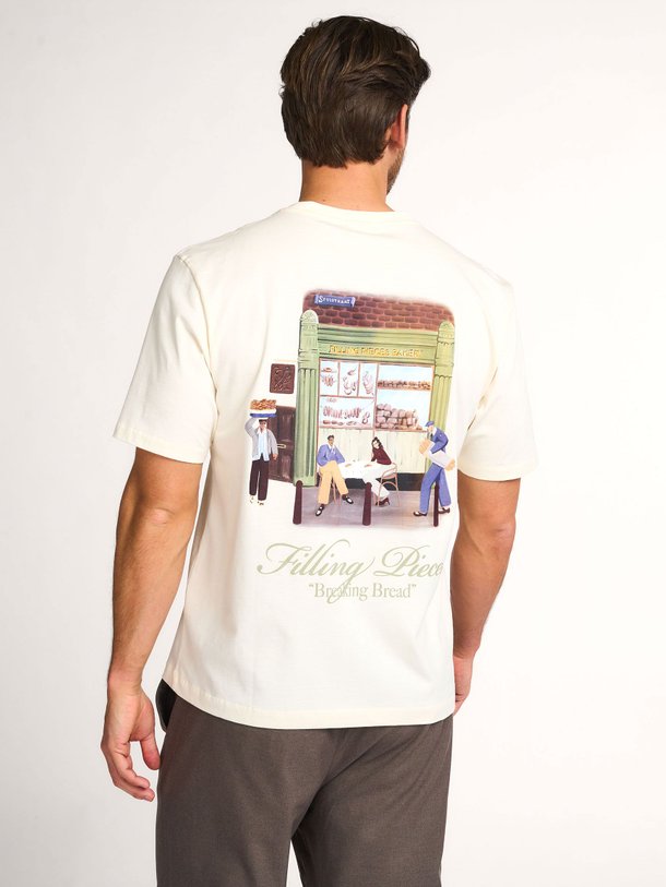 Ontdek de Bakery organic cotton T-shirt van Filling Pieces in de kleur Crème bij Orangebag. Op werkdagen voor 21:45 besteld, morgen in huis.