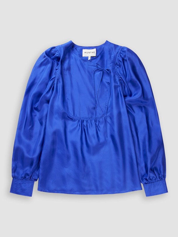 Munthe Drive - Zijden Top - Kobalt Ontdek de Drive zijden top van Munthe in de kleur kobalt bij Orangebag. Op werkdagen voor 21:45 besteld, morgen in huis.