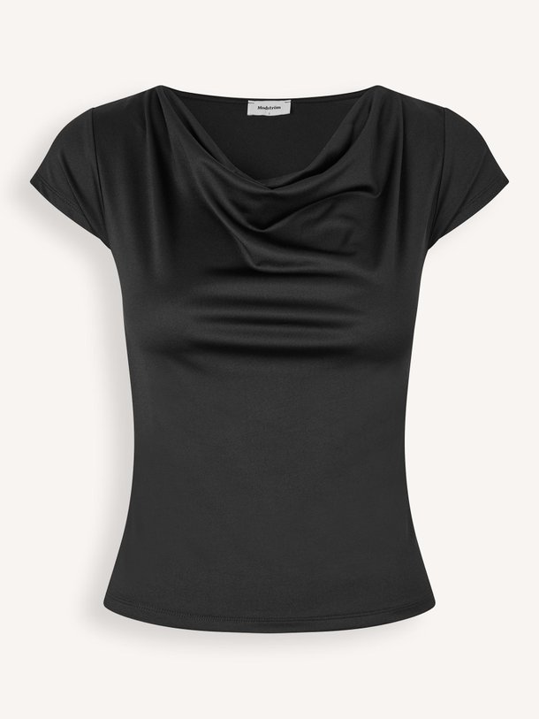 Ontdek de Hima jersey drapy top van Modstrom in de kleur Zwart bij Orangebag. Op werkdagen voor 21:45 besteld, morgen in huis.