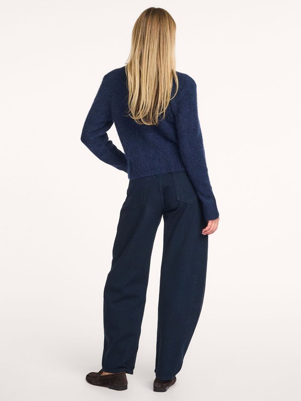 Ontdek de Sajeanine alpacamix vest van Samsoe Samsoe in de kleur Donkerblauw bij Orangebag. Op werkdagen voor 21:45 besteld, morgen in huis.