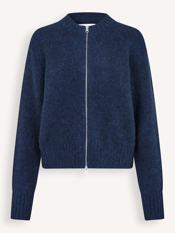 Ontdek de Sajeanine alpacamix vest van Samsoe Samsoe in de kleur Donkerblauw bij Orangebag. Op werkdagen voor 21:45 besteld, morgen in huis.