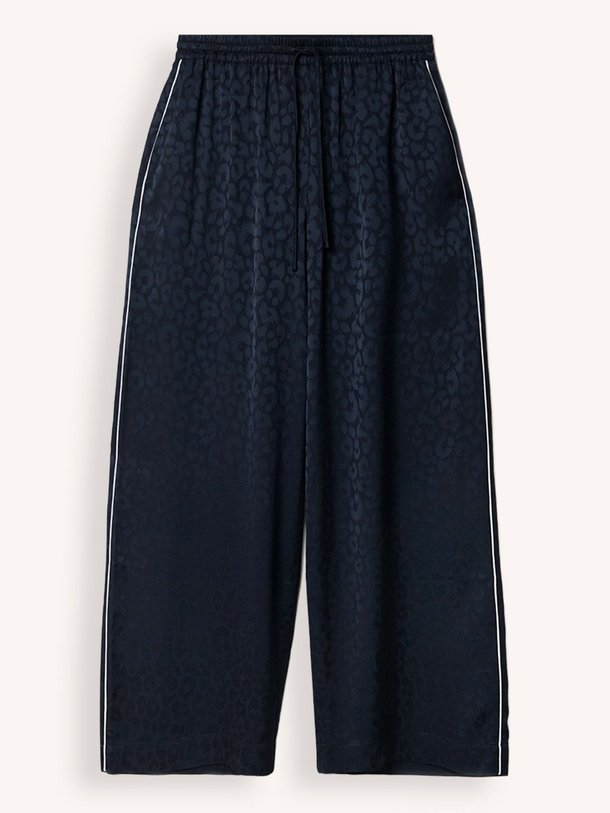 Ontdek de Tano viscosemix broek met print van Lala Berlin in de kleur Donkerblauw bij Orangebag. Op werkdagen voor 21:45 besteld, morgen in huis.