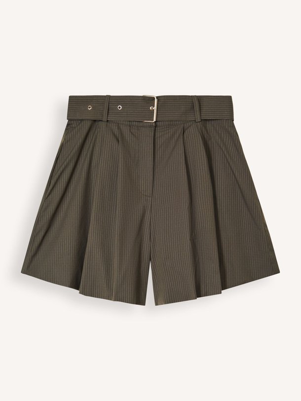 Ontdek de Leandra katoen gestreepte short van Johny in de kleur Kaki bij Orangebag. Op werkdagen voor 21:45 besteld, morgen in huis.