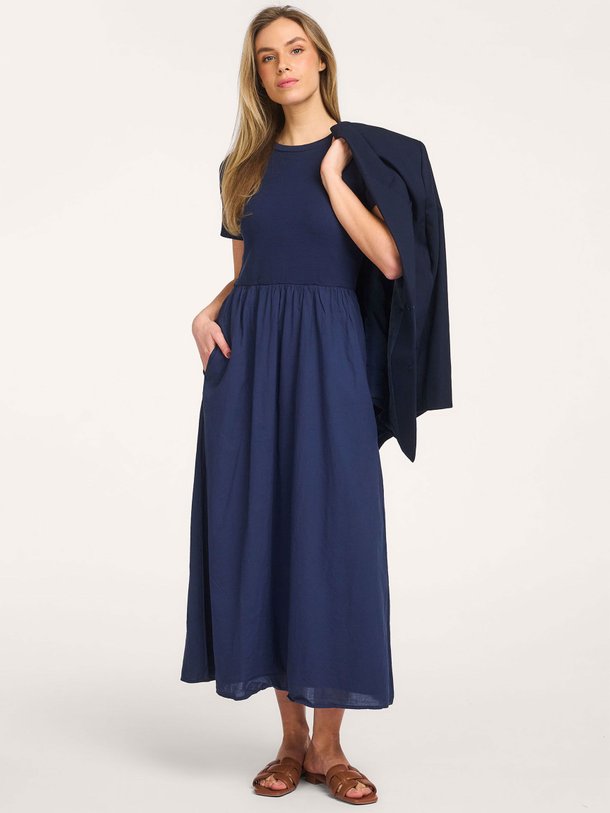 Ontdek de Fayth katoenen maxi jurk van Xirena in de kleur Donkerblauw bij Orangebag. Op werkdagen voor 21:45 besteld, morgen in huis.