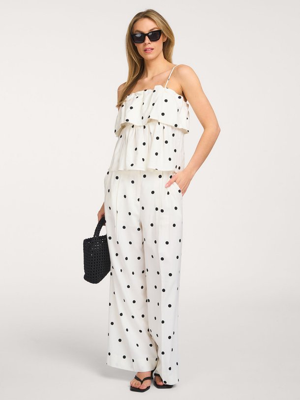 Ontdek de Salliy linnen/viscosemix broek van Second Female in de kleur Off-white bij Orangebag. Op werkdagen voor 21:45 besteld, morgen in huis.