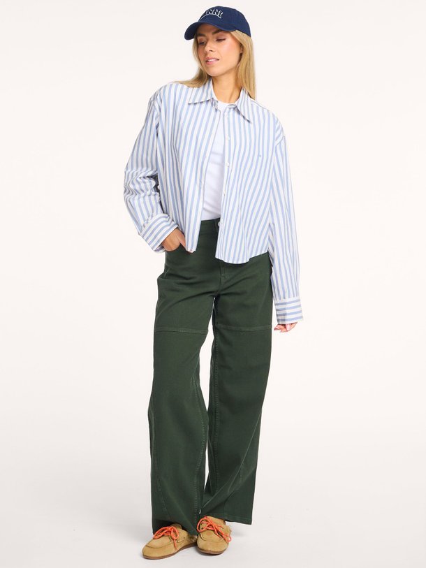 Ontdek de Johan katoenen gestreepte blouse van Bellerose in de kleur Blauw bij Orangebag. Op werkdagen voor 21:45 besteld, morgen in huis.