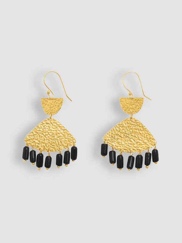 Ontdek de Ravi vergulde oorbellen met hanger van By-Bar in de kleur zwart bij Orangebag. Op werkdagen voor 21:45 besteld, morgen in huis.