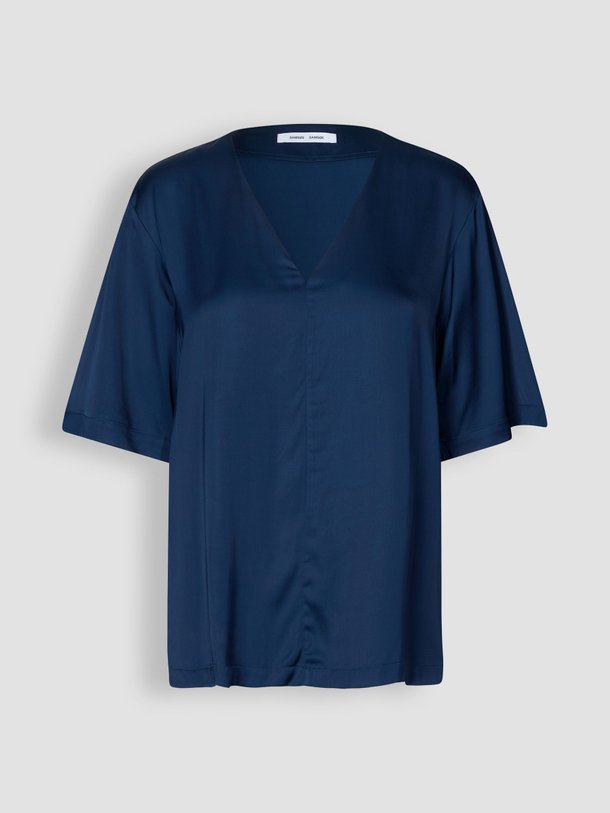 Ontdek de Samelina viscose glanzende top van Samsoe Samsoe in de kleur donkerblauw bij Orangebag. Op werkdagen voor 21:45 besteld, morgen in huis.